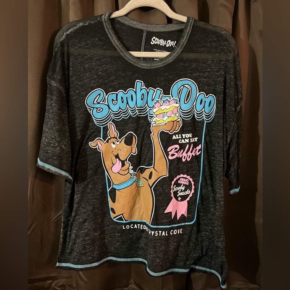 Scooby-Doo Ladies top, Size L-XL 16-18, black with multi colors
